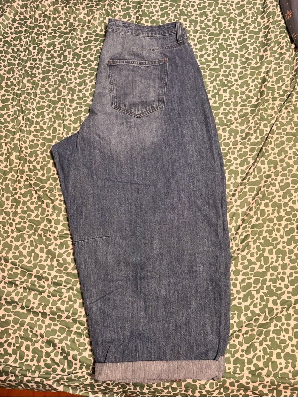 Universal Thread Washed Blue Boyfriend Barrel Jeans with Distressing - Picture 2 of 4